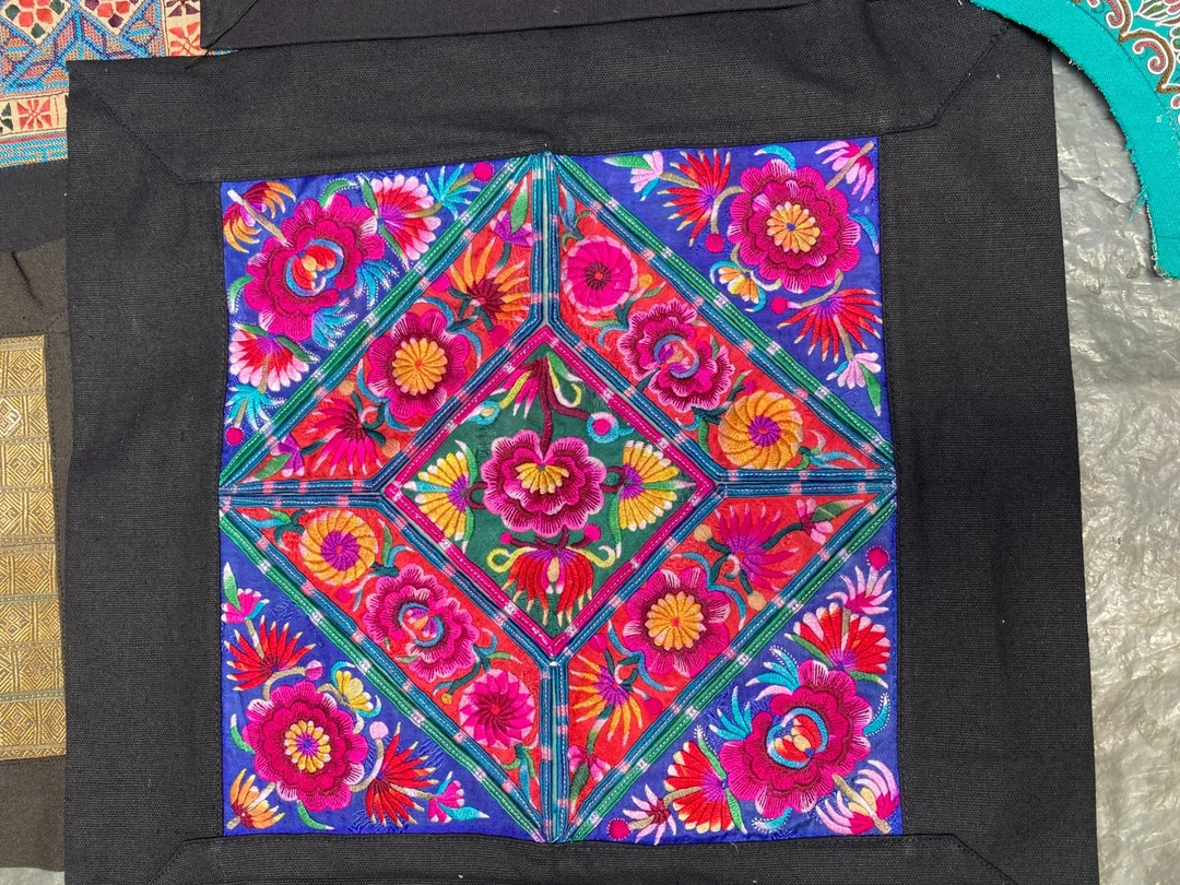 拍照链接2，苗族刺绣