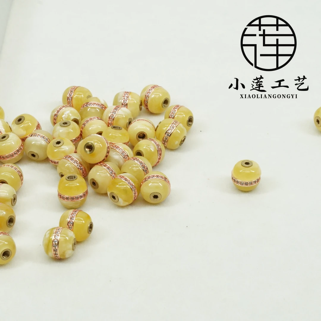 【天然俄料1.0蜜蜡汉堡珠】蜜蜡汉堡珠 莫桑钻工艺手串&随机发一颗