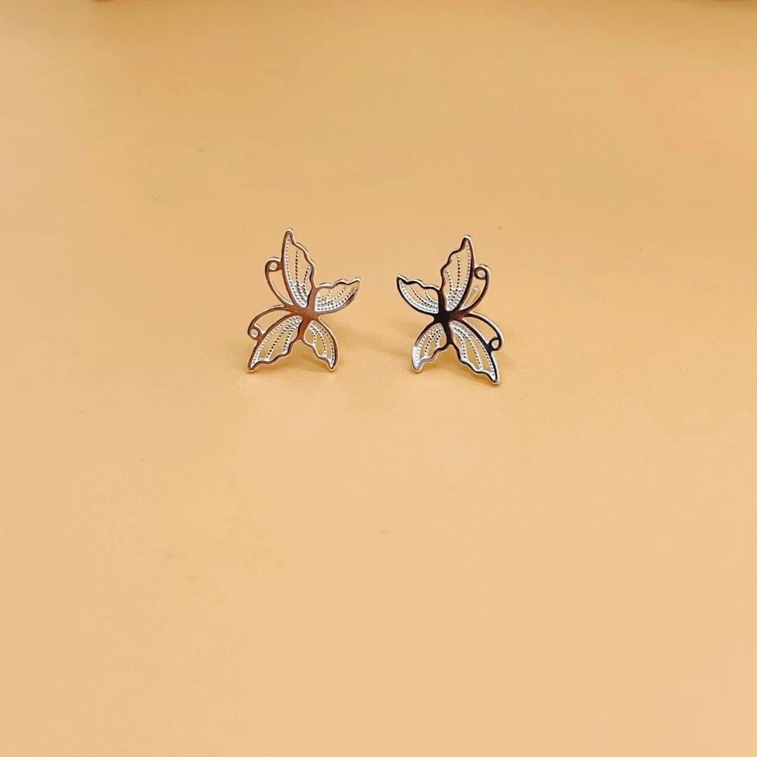 足银耳饰 LZ-7003  足银蝴蝶耳钉（惊喜 K手镯）