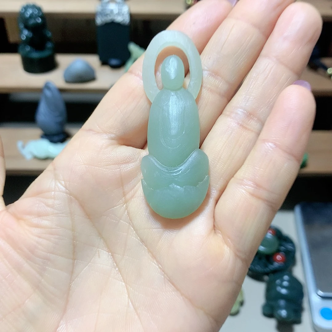 和田玉颈饰未镶嵌暖***界