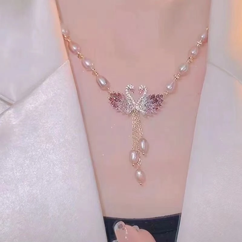 铜合金项链 新款天鹅吊坠女网红同款项链小众设计感高级锁骨链饰