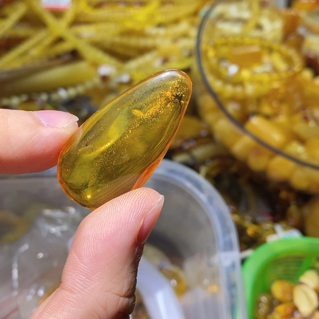 【闪购商品】琥珀裸石未镶嵌姚*