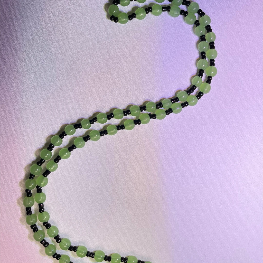 浅绿挂链时尚百搭