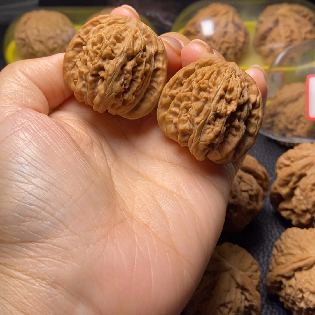 文玩核桃把件杨****8四座楼