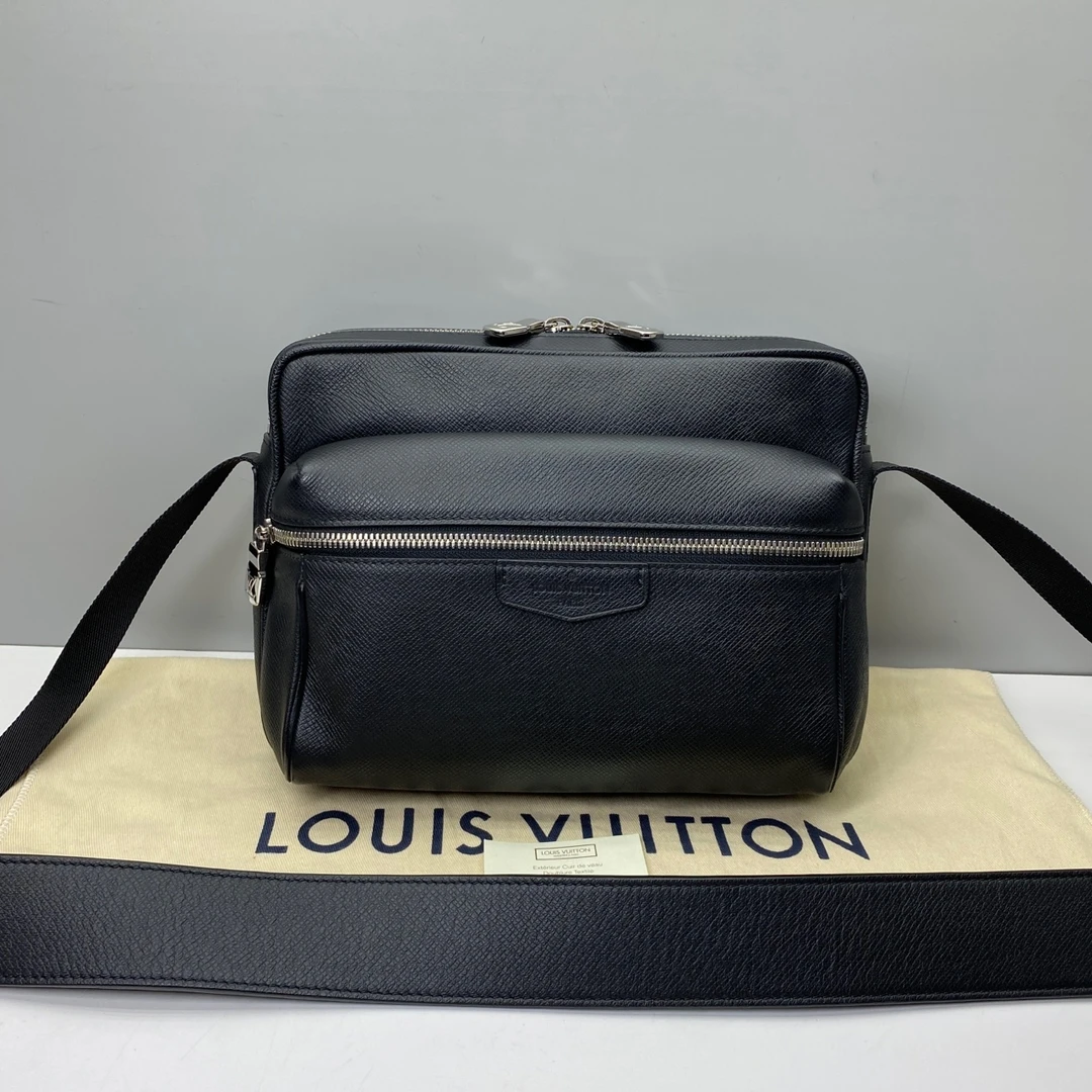 98新LV 9560黑色全牛皮outdoor相机包斜挎包邮差