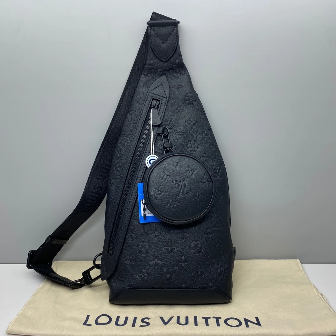 99新  99新LV黑色牛皮Duo二合一0190男士胸包斜挎包