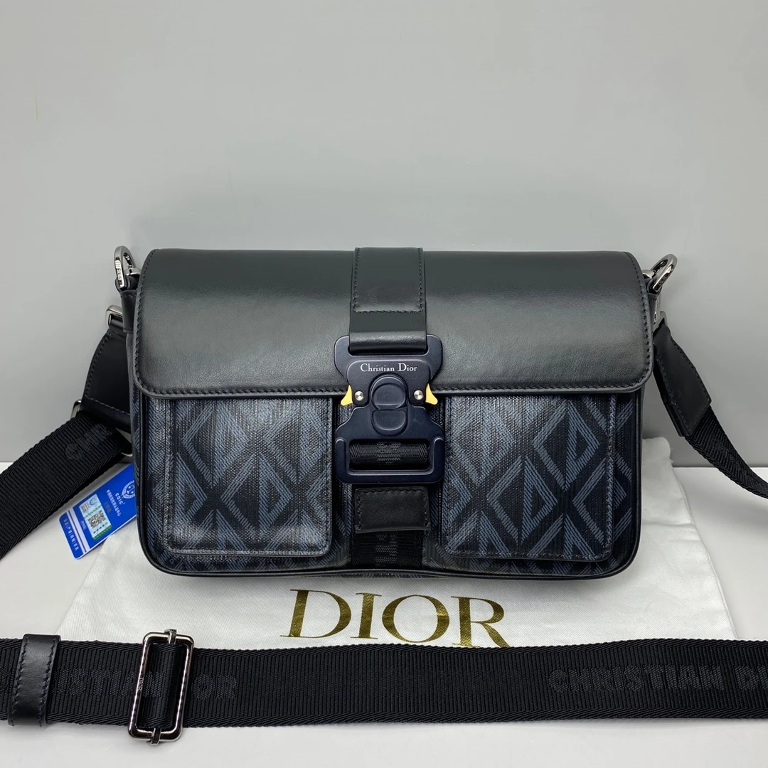 98新Dior迪奥黑灰色5710三角印花翻盖邮差包斜挎包
