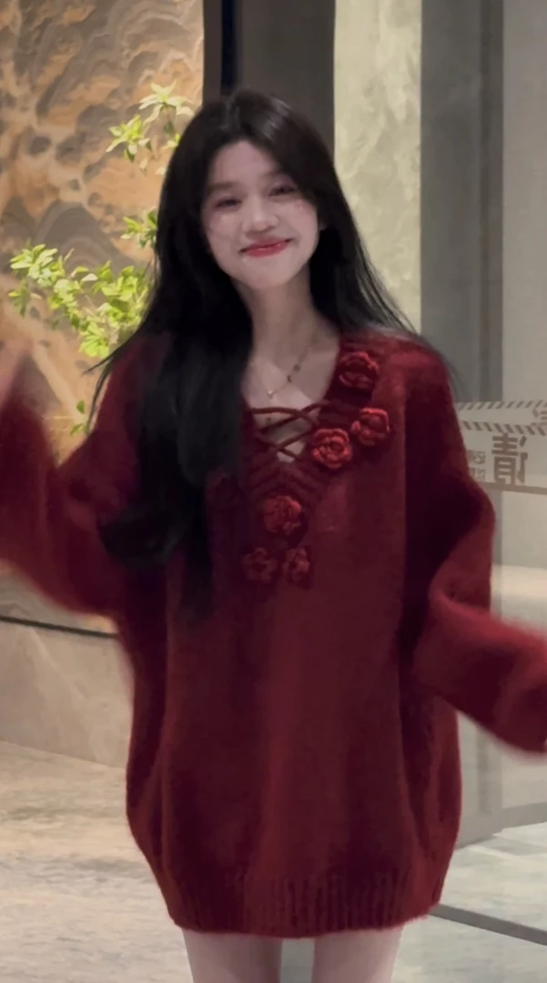 【喵喵】圣诞秋冬新款宽松毛衣慵懒露肩立体花朵马海毛上衣女 158