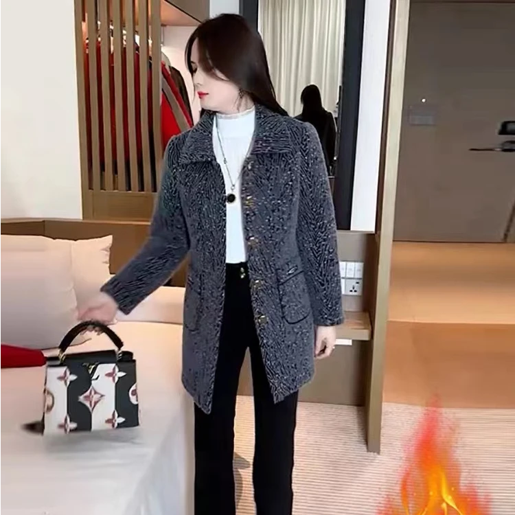 高档水貂绒加绒加厚外套女妈妈装中长款冬季新款减龄时尚毛呢大衣