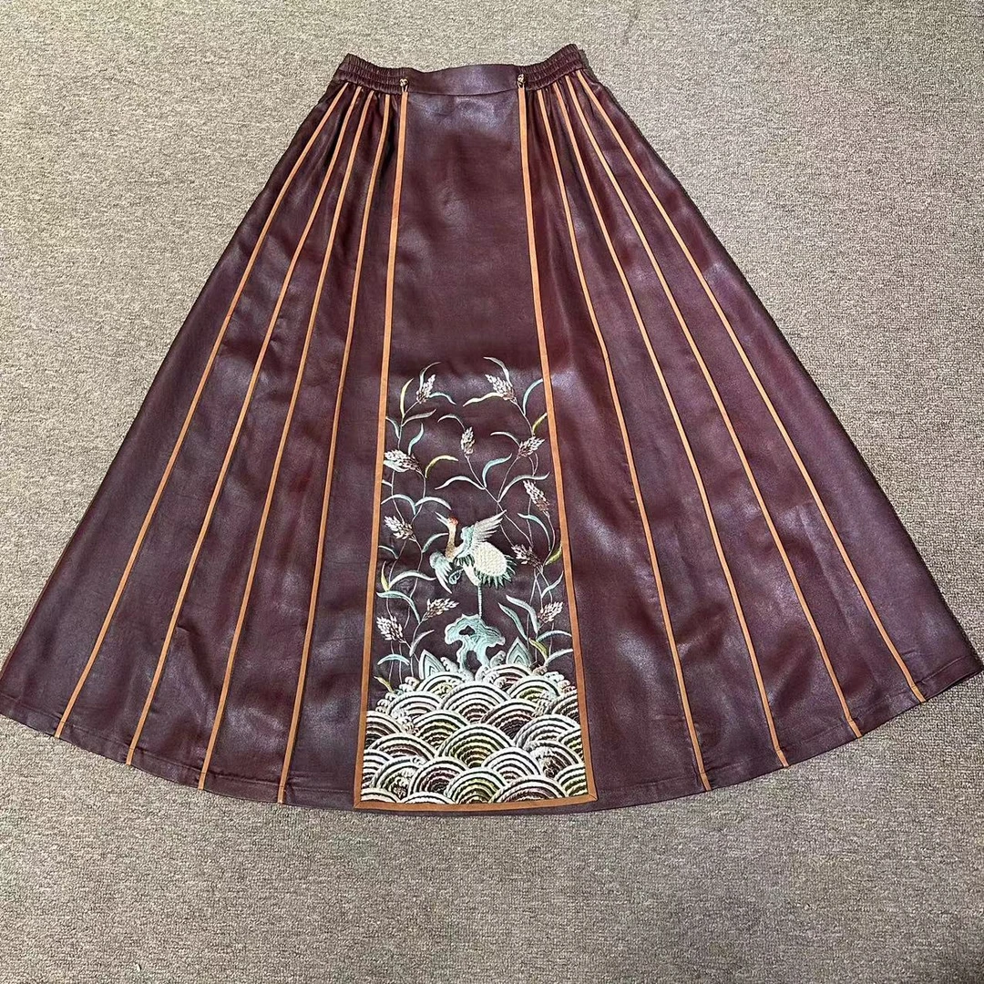 【朱鹤】复古新中式民族风纯手工桑蚕丝香云纱一片式绣花马面裙