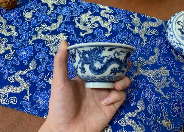 手绘青花龙纹复古中式压手杯景德镇陶瓷主人杯茶具家用釉下彩龙杯