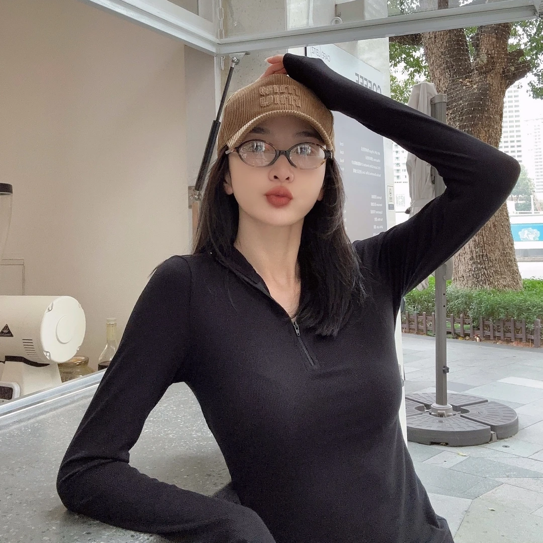 Noble.L 黑色修身长袖拉链连帽衫休闲时尚百搭打底女士半拉链