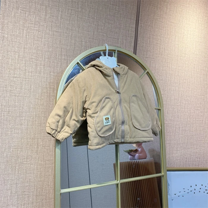 A1018   宝宝卡其色夹棉厚外套
