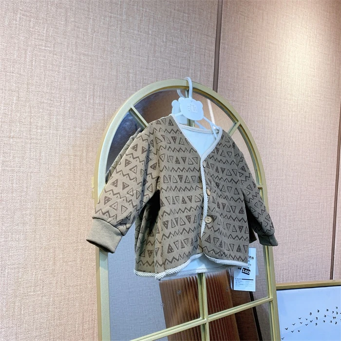 R3176    宝宝咖色开衫加绒小外套