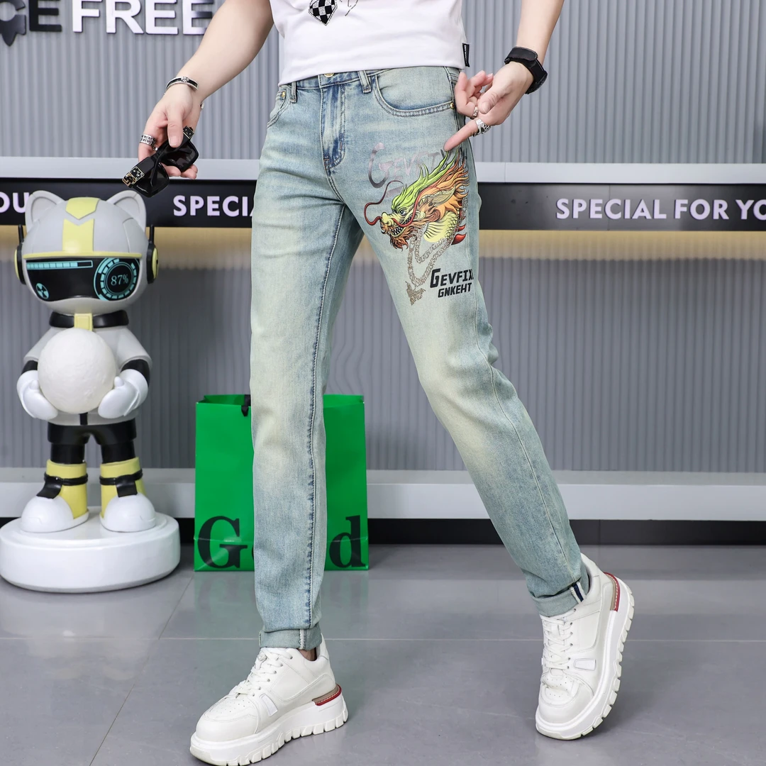 2024春夏8853男士修身百搭时尚轻奢潮流精品复古蓝印花烫钻牛仔裤