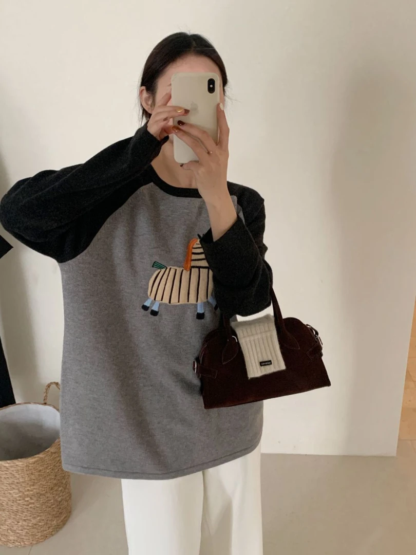 【素简.810175】秋冬新款斑马拼色时尚卡通红人上新毛衣