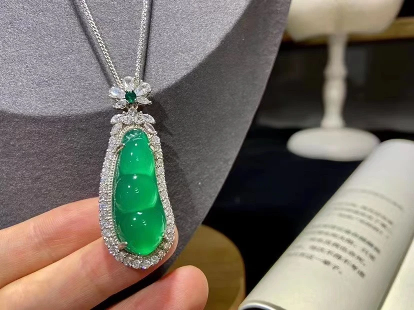 LB壮总补贴高冰高透冰绿四季豆吊坠项链