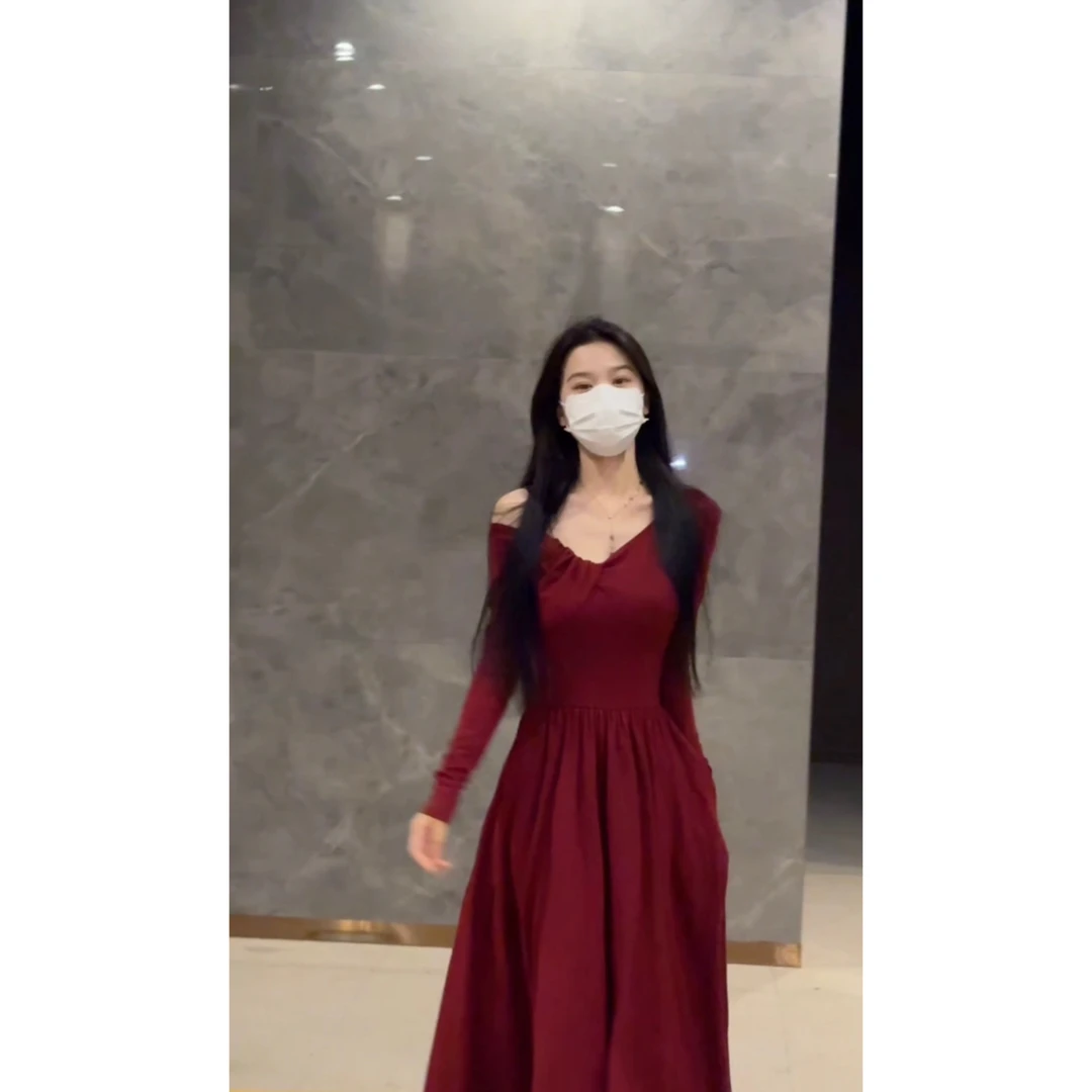 清仓 秋冬新款女装连衣裙子收腰气质名媛秋冬女神范长裙女 1711