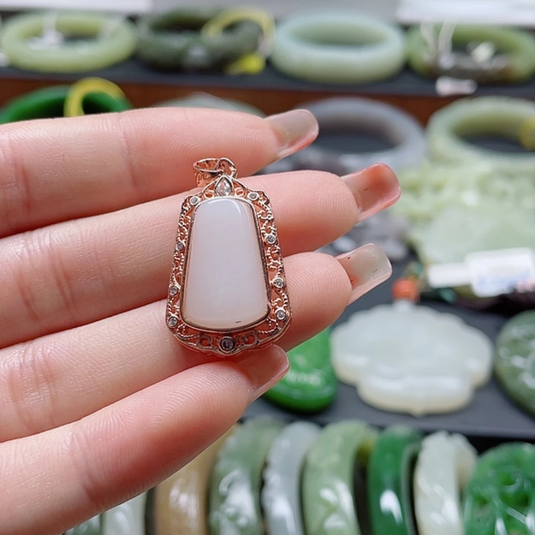 【闪购商品】和田玉吊坠未镶嵌