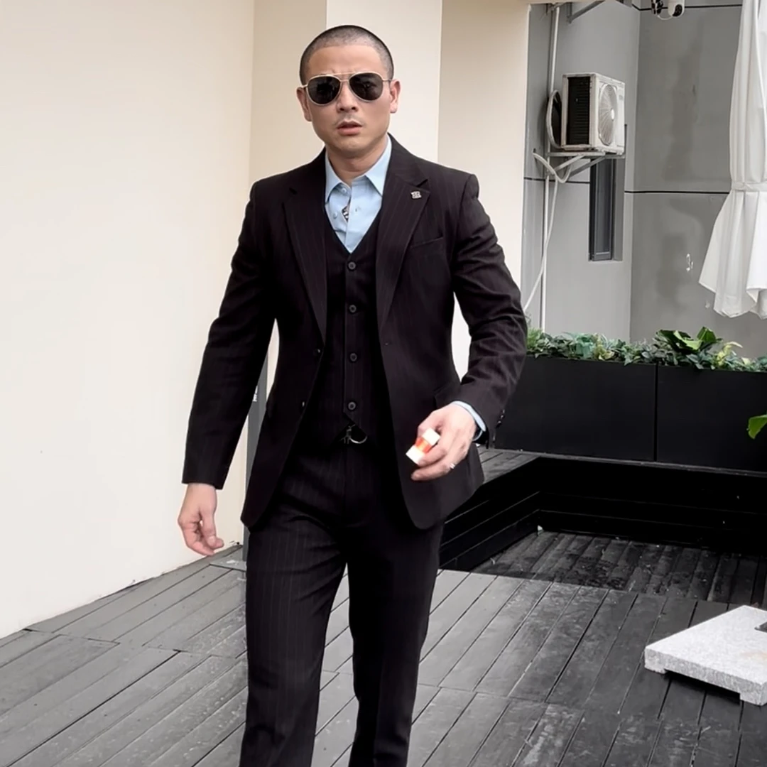 601款修身条纹三件套西服套装