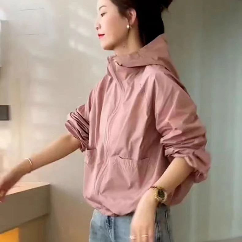 外套女春秋2024新款爆款今年流行薄款户外防晒上衣休闲运动冲锋衣