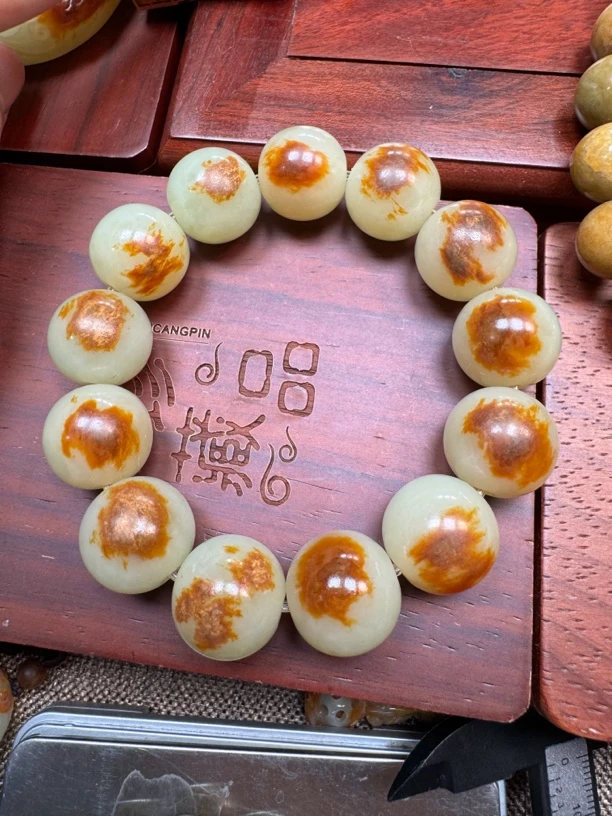 黄白河磨玉圆豆手串，原皮原色、颗颗带皮精美大颗光珠时尚手工彩色