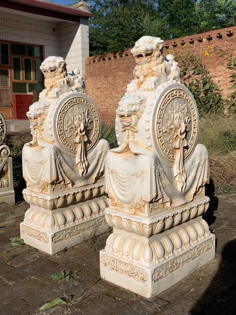 汉白玉门鼓一对，高度1米，精雕细琢，包邮不包卸车