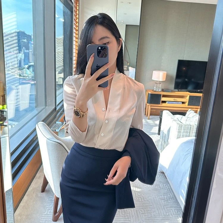 2026气质小众设计感修身百搭透气舒适竖条纹显瘦洋气夏季法式衬衫