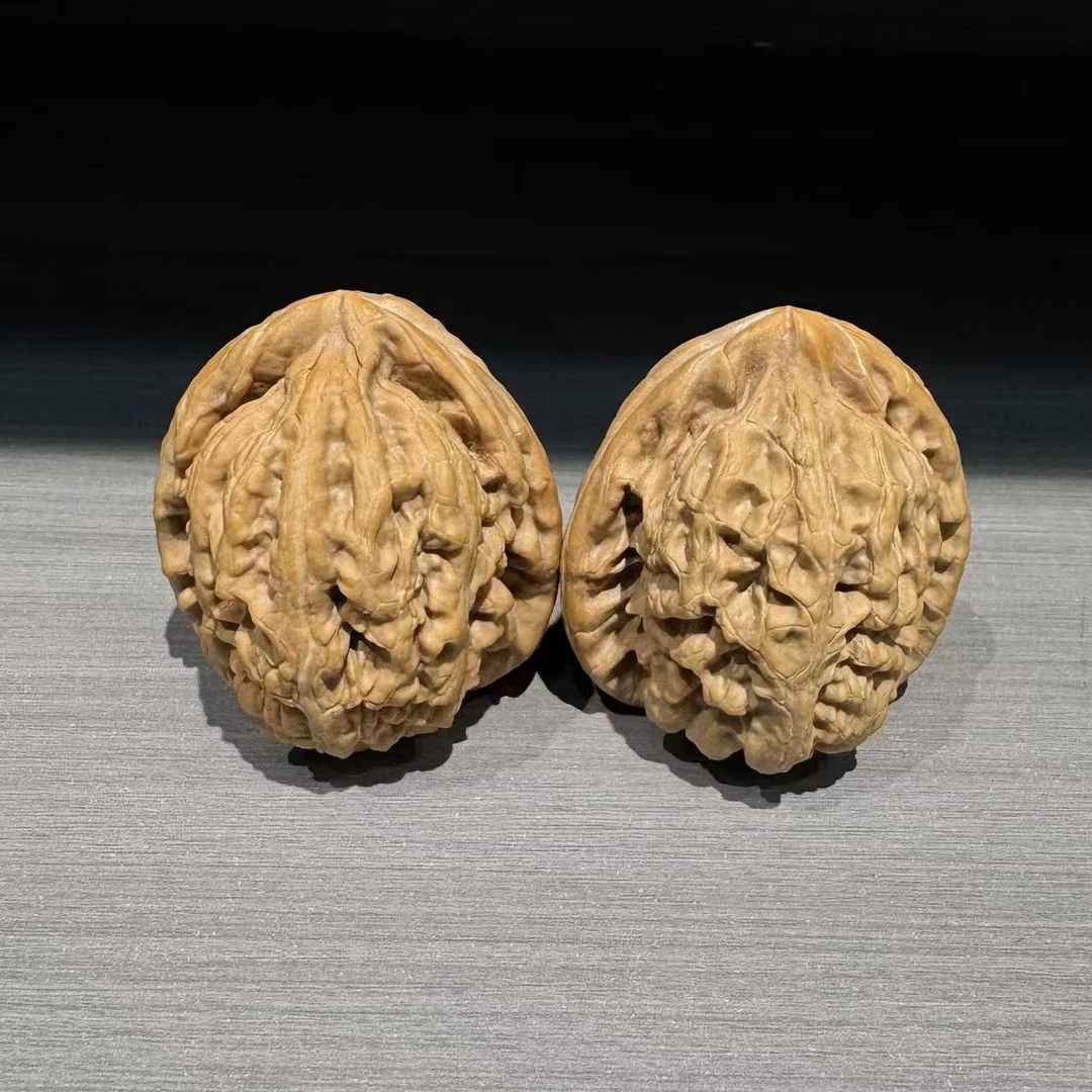 YC1024-106【微精修红锦鲤】涞水溯源麻核桃专场文玩核桃手把件