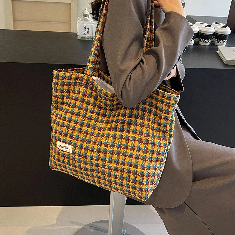 艾米兔女包大容量包2024新款小众撞色格纹设计单肩托特包