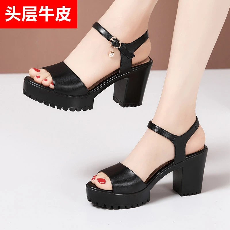 夏季软底妈妈鞋时尚旗袍厚底女士高跟百搭夏季凉鞋高跟中跟一字带