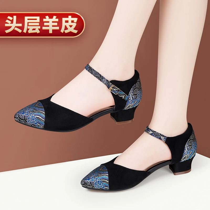 春夏百搭时尚粗跟真皮女士防滑耐磨轻盈缓震中跟中空尖头软底妈妈