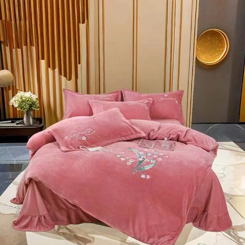 【玉铃兰】刺绣款牛奶绒高端轻奢款玉铃兰四件套