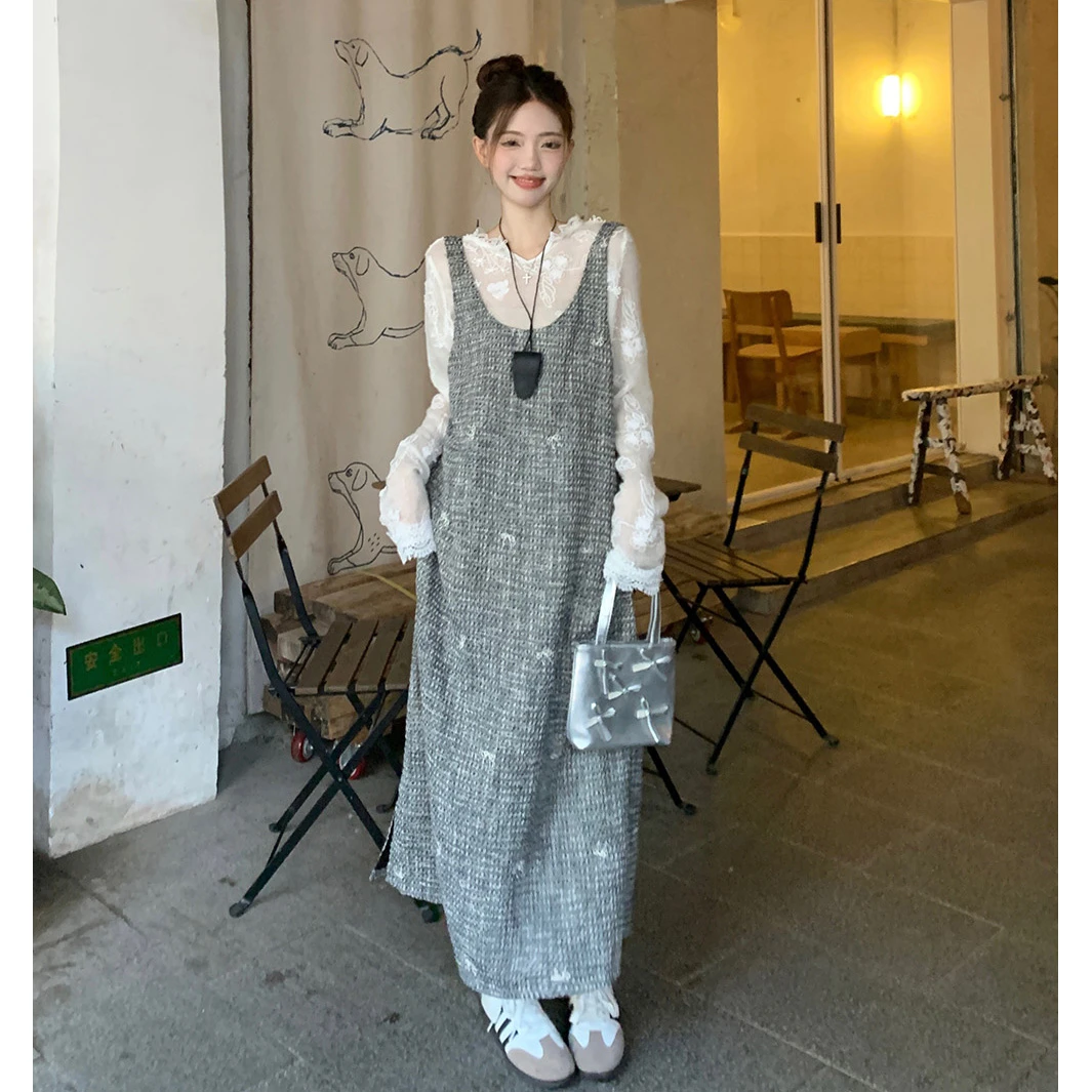 大码女装2025新款微胖显瘦穿搭遮肉高级感宽松蕾丝衫背心连衣裙子