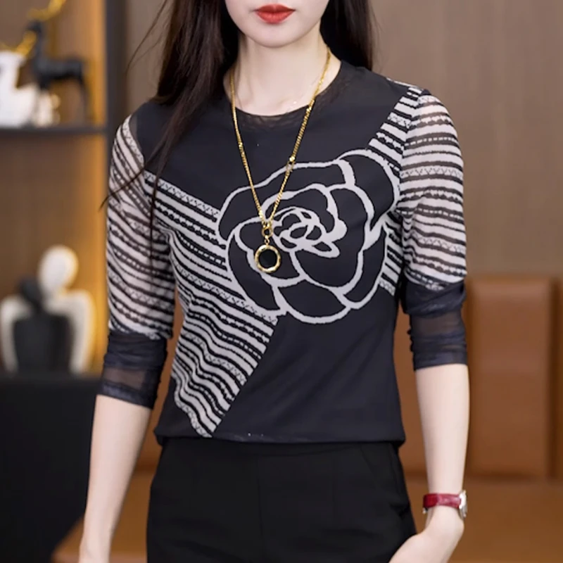 2025秋季时尚洋气修身显瘦上衣百搭女士长袖遮肚子气质小衫新款