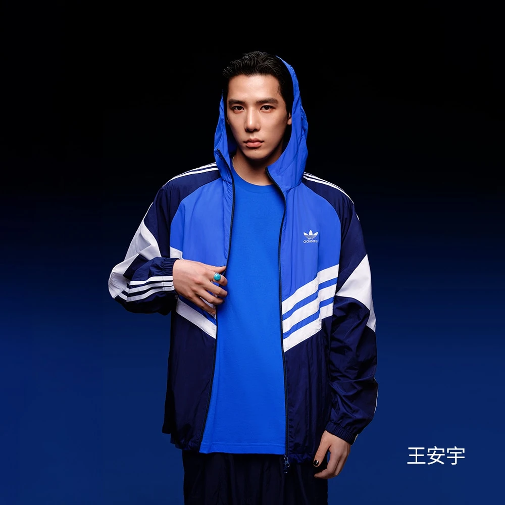 adidas三叶草王安宇同款复古穿搭撞色运动连帽夹克外套 JM7262
