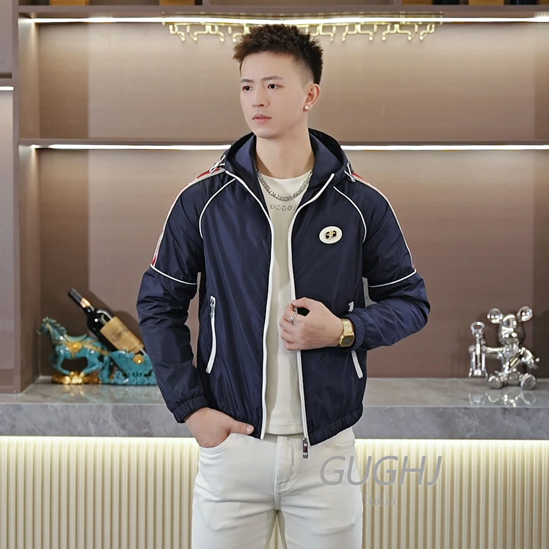 GUGHJ/秋季新款男士欧货潮流连帽高端时尚胸标休闲百搭夹克外套