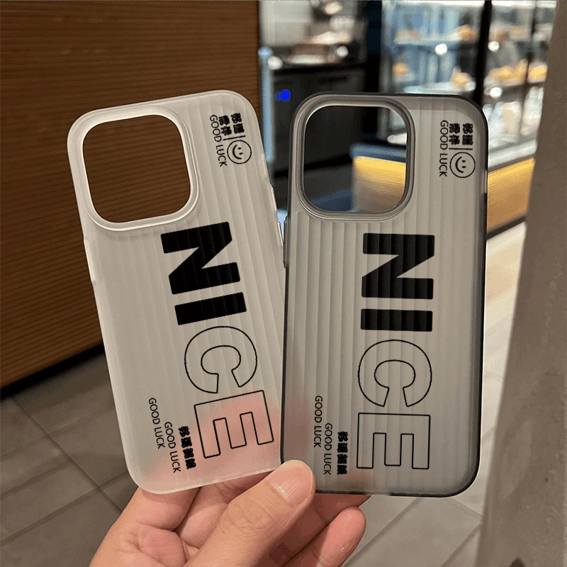 瓦楞纹笑脸标签适用苹果15Promax手机壳iPhone14/12简约高级英文