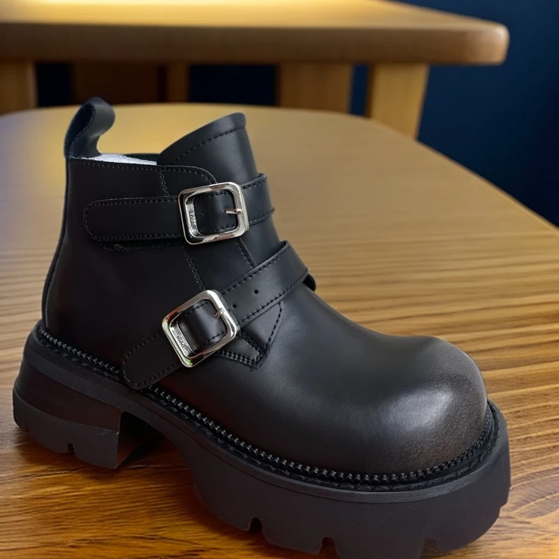 马丁靴女款2024新款短靴秋冬加绒