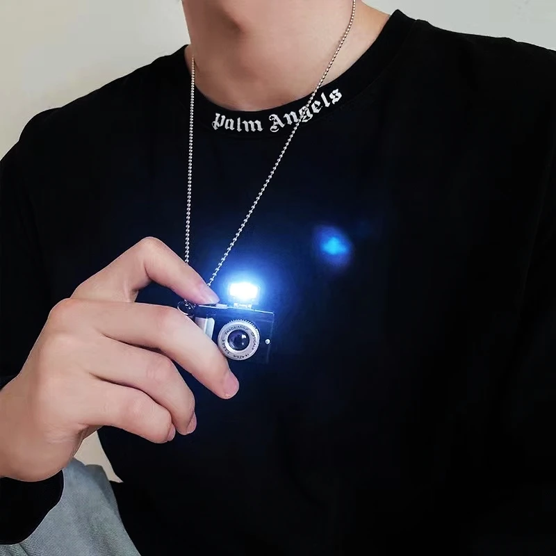 不锈钢亚克力吊坠 迷你小相机项链嘻哈创意吊坠仿真可发光发声