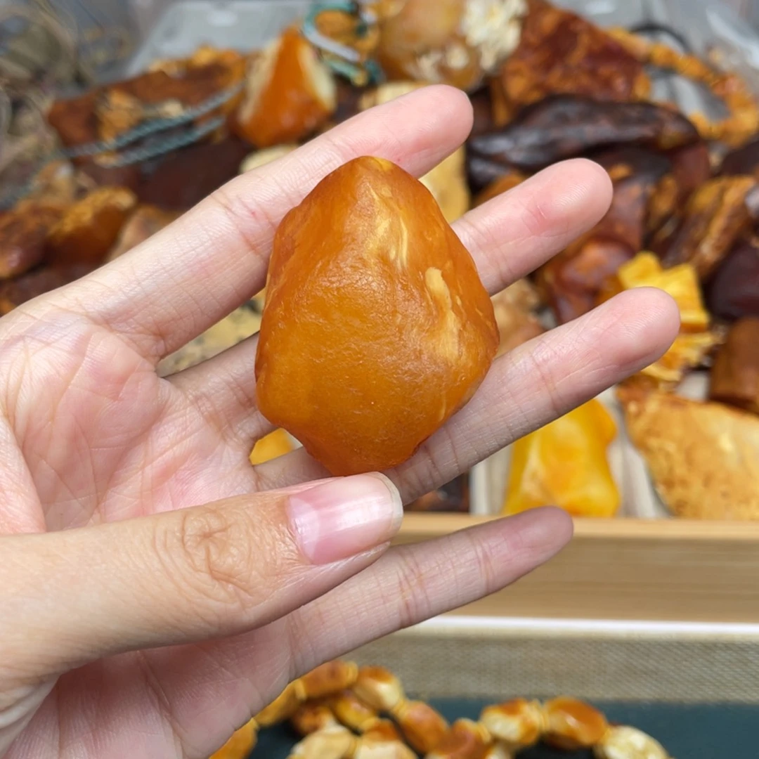 琥珀珠宝奇石未镶嵌