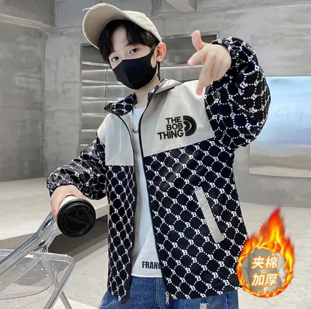 2024新款儿童秋冬夹棉冲锋衣保暖洋气中大童连帽外套拼接字母上衣