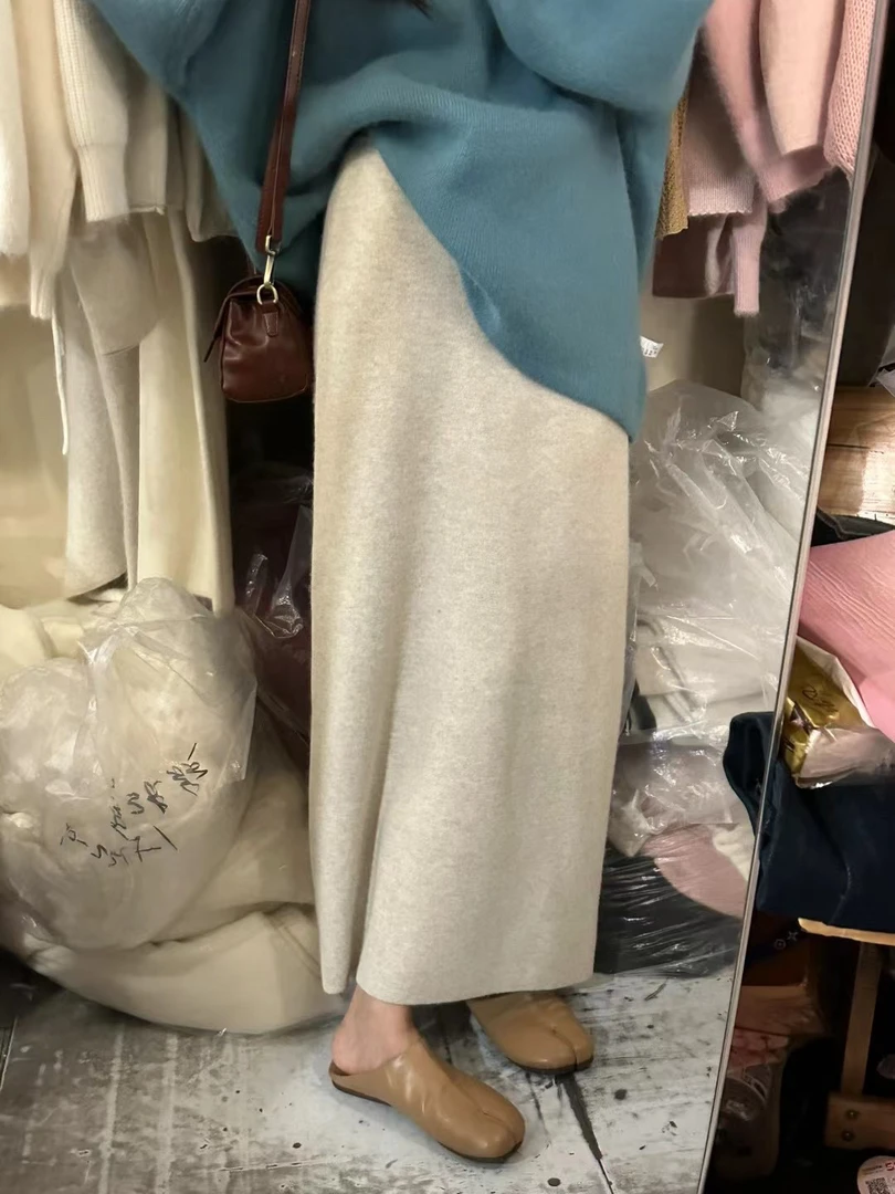 浣熊绒半身裙2023秋冬新款松紧高腰针织A裙女米色色针织长裙女