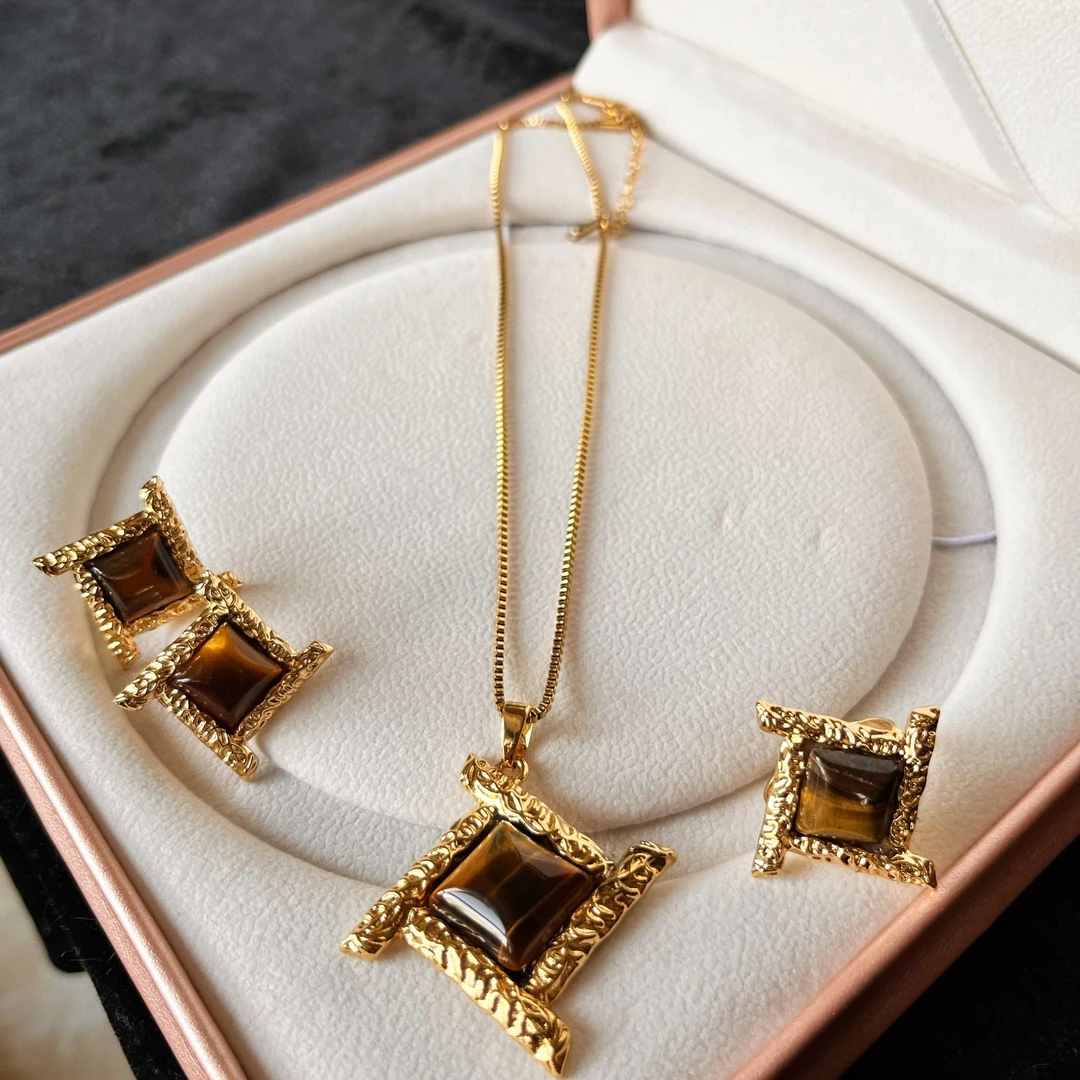 铜合金项链 轻奢复古法式简约气质经典ins设计感三件套