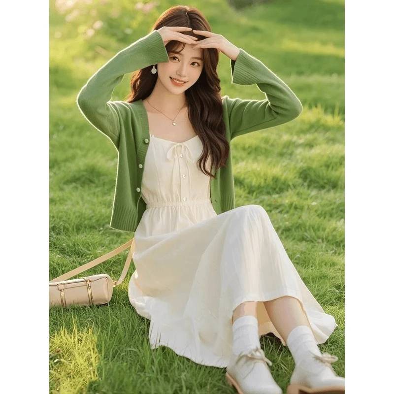 森系穿搭绿色针织开衫吊带裙子套装女秋装搭配一整套设计感休闲风