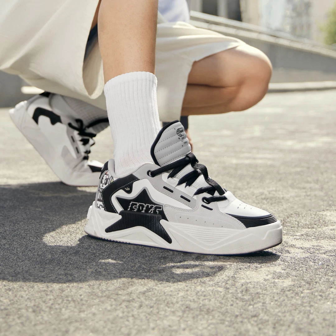 星耀丨鸿星尔克男子时尚百搭复古休闲鞋潮流板鞋子51123301094 cz