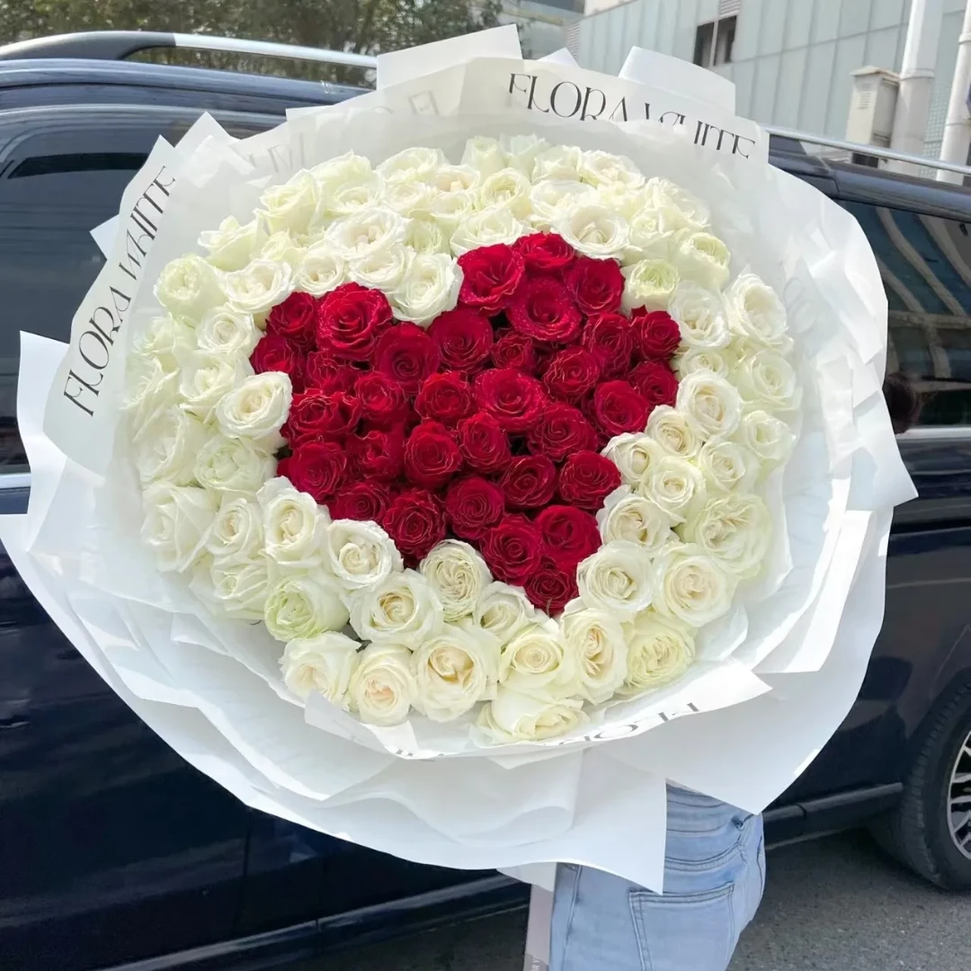 花之恋/99朵红玫瑰白玫瑰混搭心型花束花店送花上门生日鲜花礼物