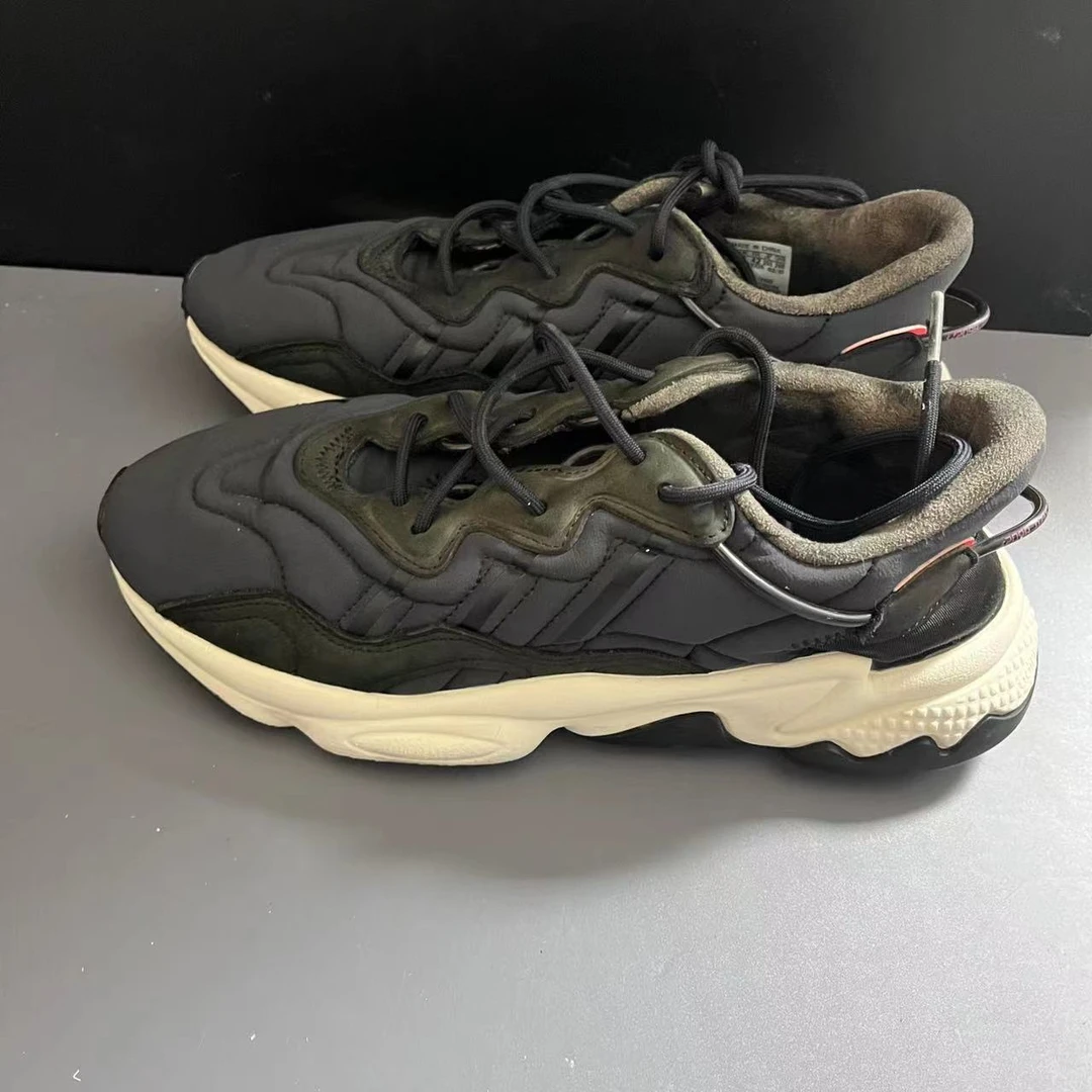 42码 低帮 黑色 跑鞋 9新 市场价899