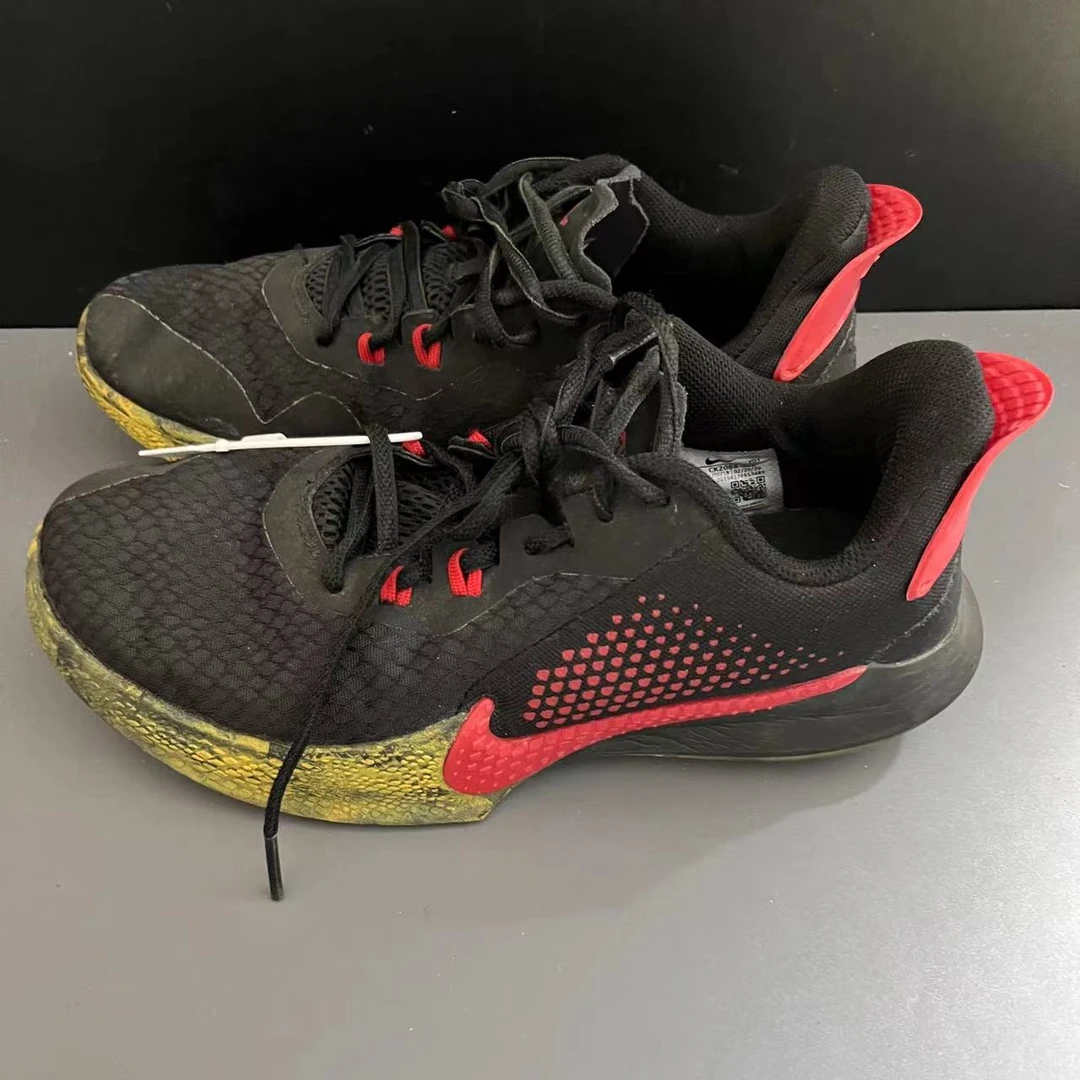 41码 低帮 黑色 篮球鞋 特价 偏小半码