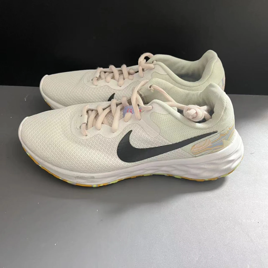 40码 低帮 白黑 跑鞋 9新